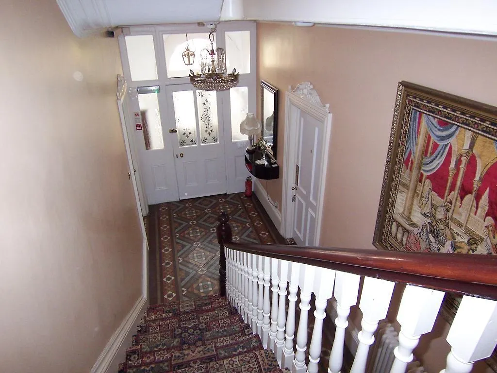 Guest house The Hollies Hotel Bridlington
